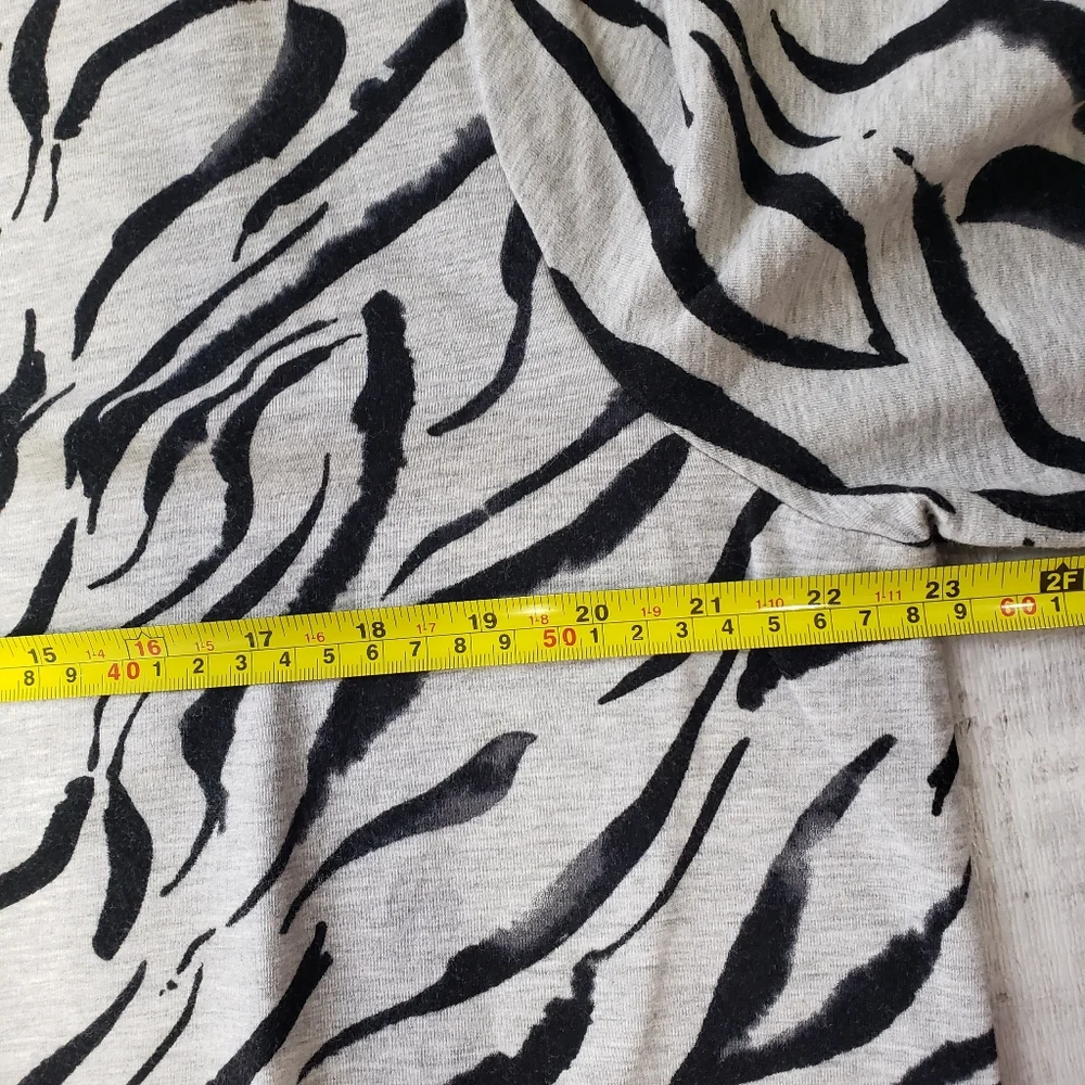 CHICO'S Zenergy Pullover Blouse Long Sleeve Top Size 3P XL Petite Zebra Print